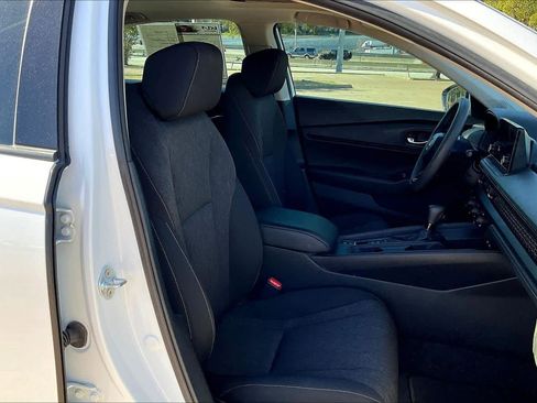 Used 2023 Honda Accord EX image 12