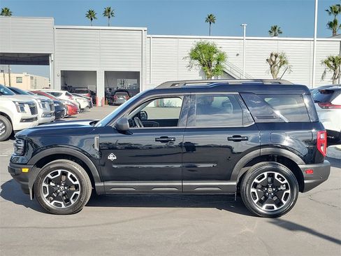 Used 2023 Ford Bronco Sport Outer Banks w/ Tech Package image 2