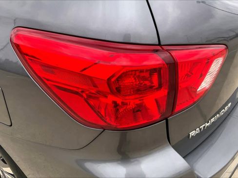 Used 2017 Nissan Pathfinder S image 26