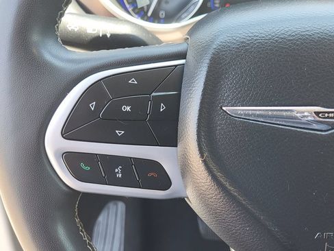 Used 2023 Chrysler Voyager LX FWD image 29