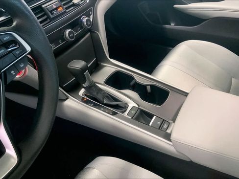 Used 2018 Honda Accord EX image 15