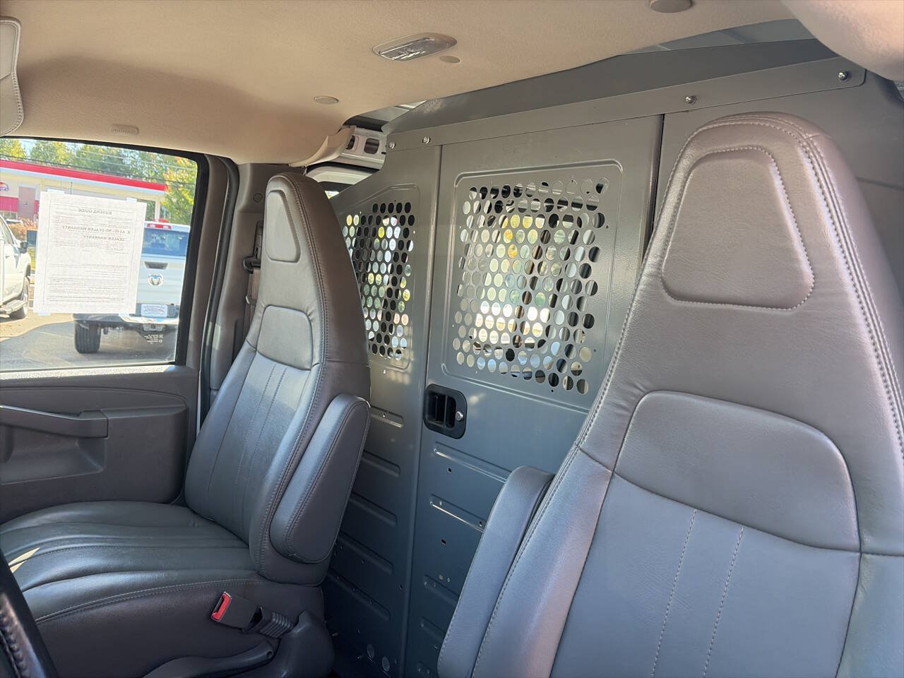 Used 2022 Chevrolet Express 3500 Extended w/ Driver Convenience Package RWD image 16