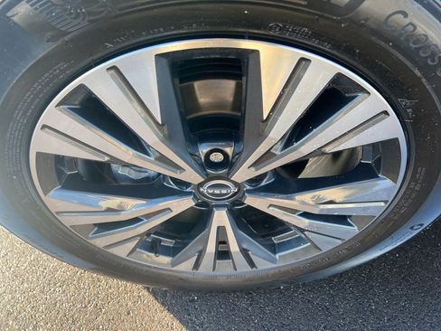 Certified 2023 Nissan Rogue SV image 42