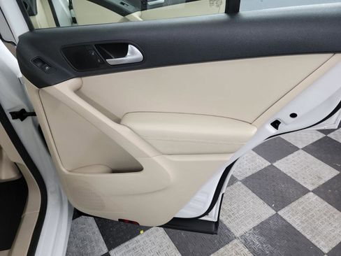 Used 2017 Volkswagen Tiguan S image 25