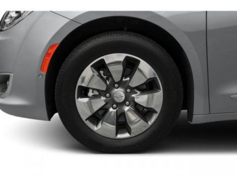 Used 2019 Chrysler Pacifica Touring Plus image 14