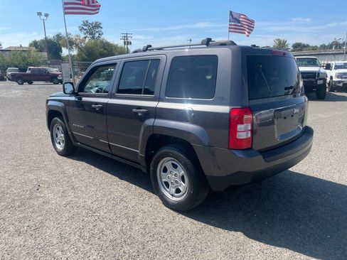 Used 2015 Jeep Patriot Sport FWD image 3