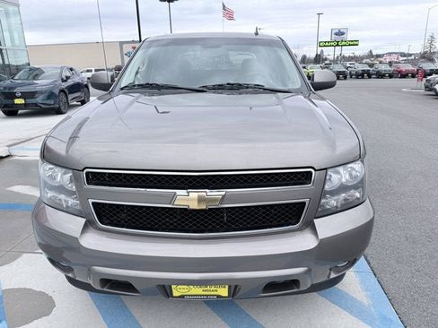 Used 2011 Chevrolet Avalanche LT image 6