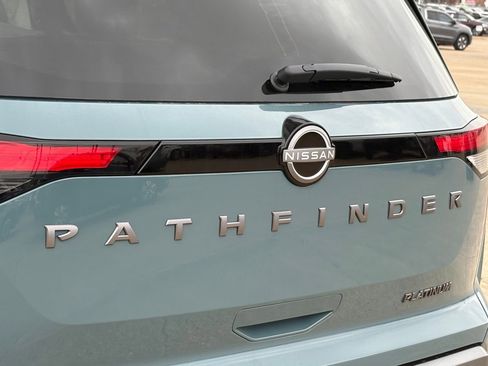 New 2026 Nissan Pathfinder Platinum image 9