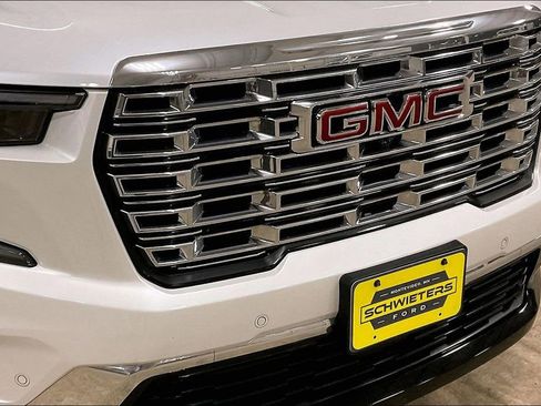 Used 2024 GMC Acadia Denali w/ Super Cruise Package image 30