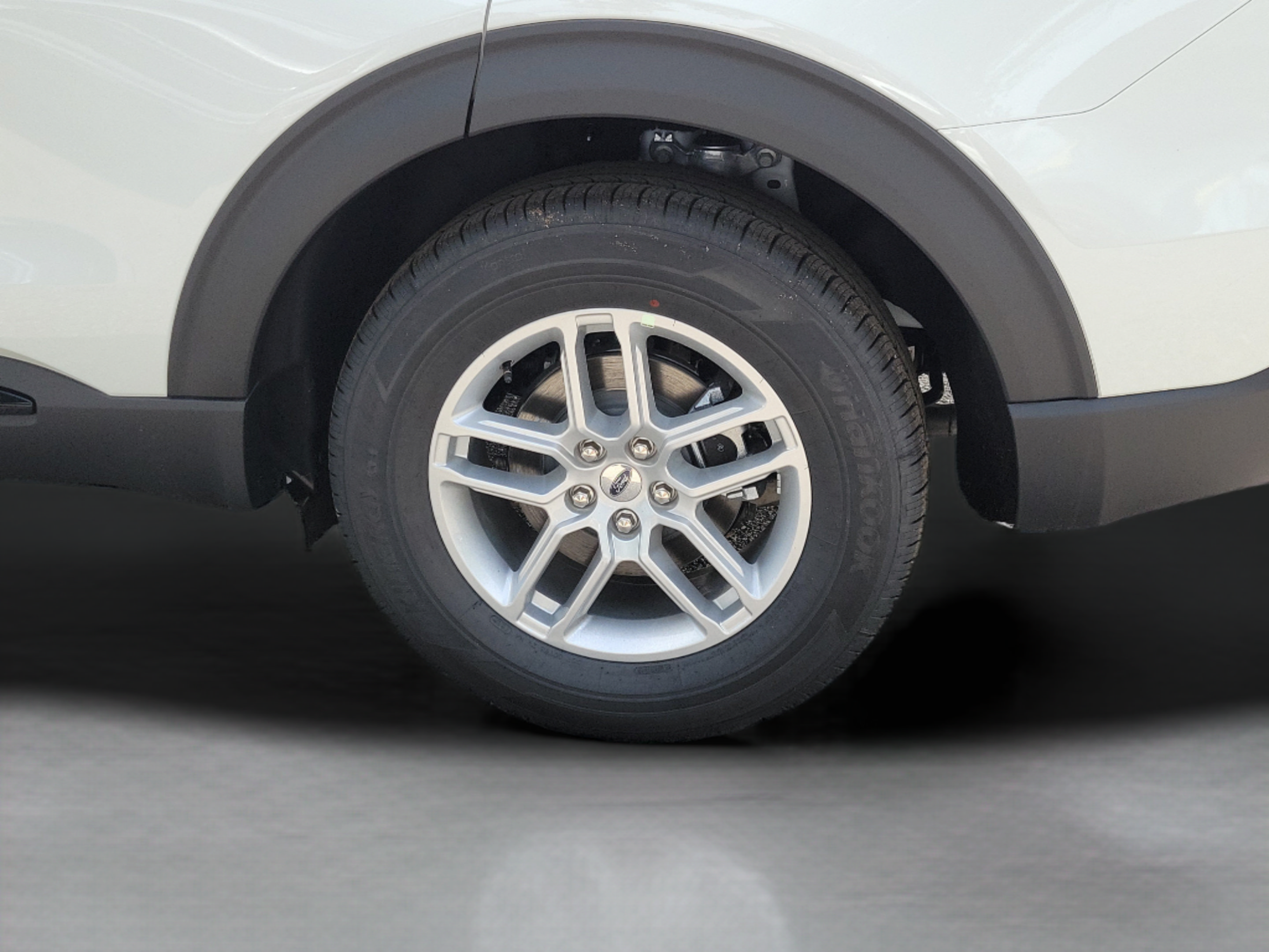 New 2026 Ford Explorer Active w/ Active Comfort Package RWD image 29