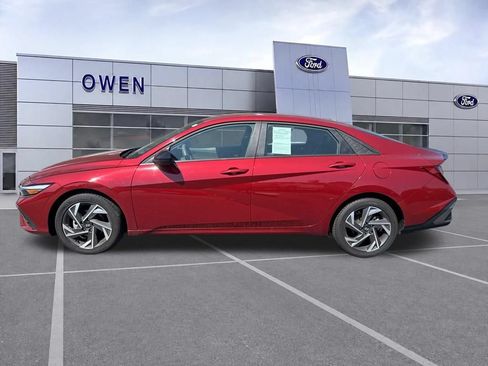 Used 2025 Hyundai Elantra Sport FWD image 2