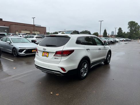 Used 2017 Hyundai Santa Fe Limited AWD/4WD image 2