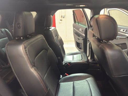 Used 2016 Ford Explorer Sport AWD/4WD image 24