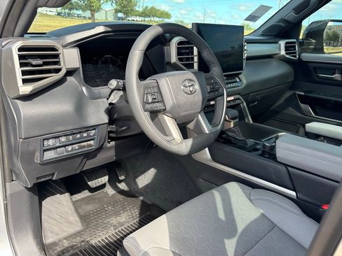 Used 2025 Toyota Tundra Limited image 11