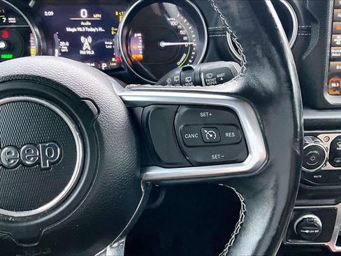 Used 2021 Jeep Wrangler Unlimited Sahara w/ Cold Weather Group AWD/4WD image 22