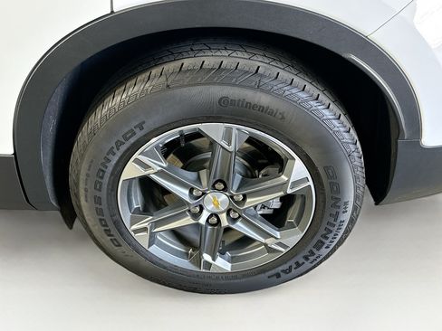 Used 2025 Chevrolet Blazer LT AWD/4WD image 11