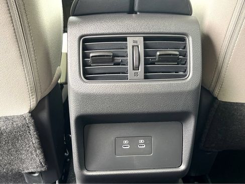 Used 2025 Nissan Rogue SV FWD image 13
