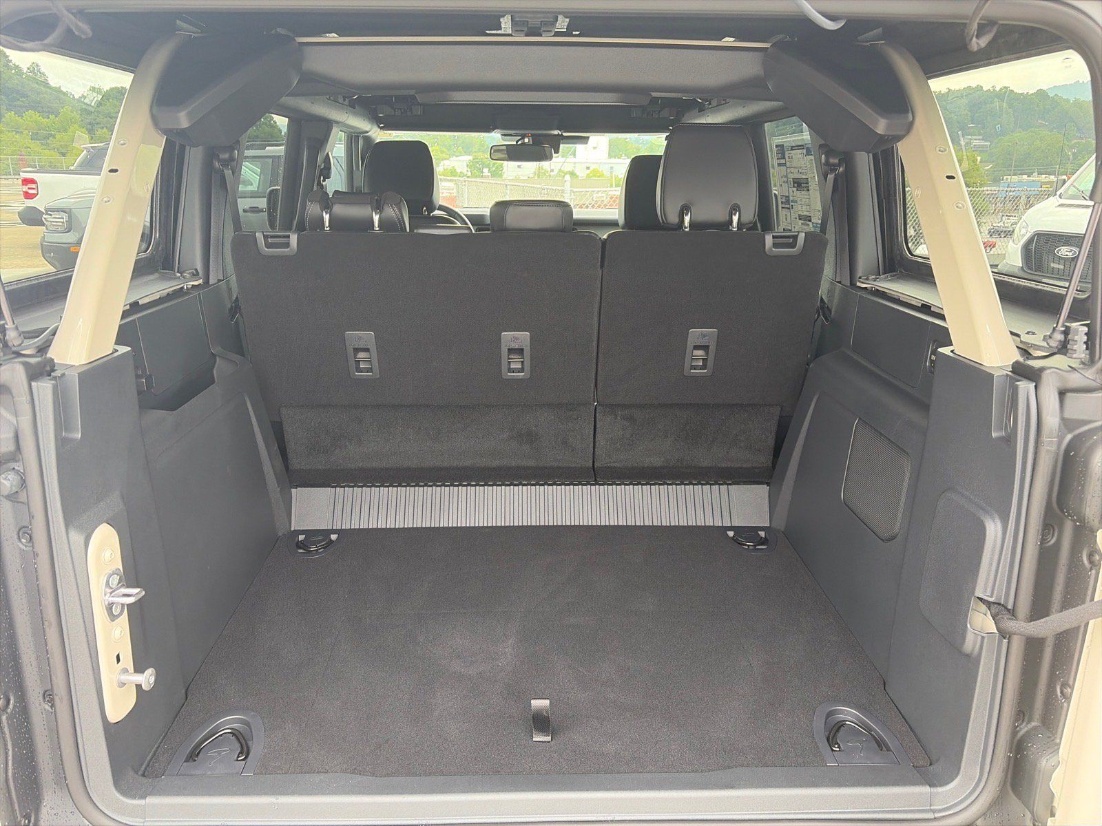 New 2026 Ford Bronco Outer Banks w/ Sasquatch Package AWD/4WD image 4