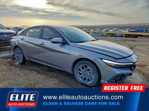 Used 2024 Hyundai Elantra SEL image 8