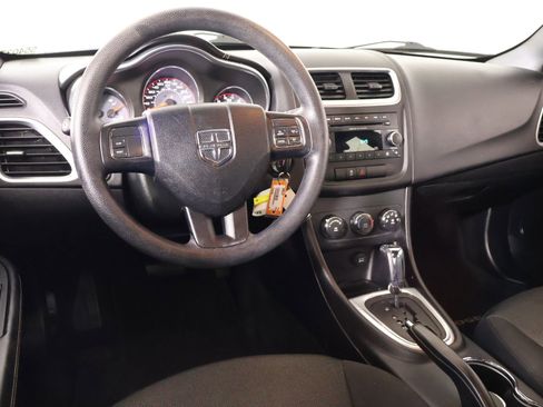 Used 2013 Dodge Avenger SE FWD image 2