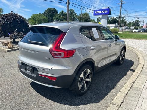 Used 2025 Volvo XC40 B5 Plus AWD/4WD image 5