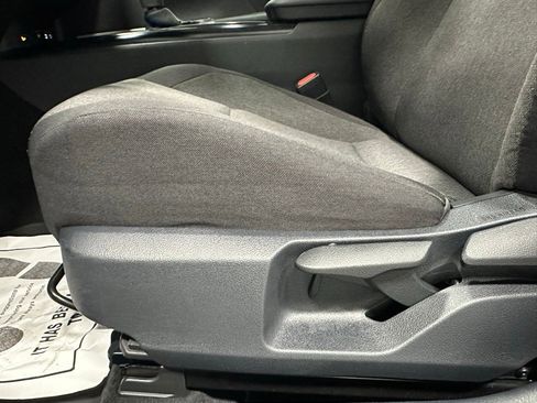 Used 2025 Toyota Camry LE image 12