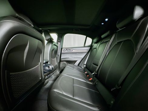 Used 2022 Alfa Romeo Stelvio Ti image 29