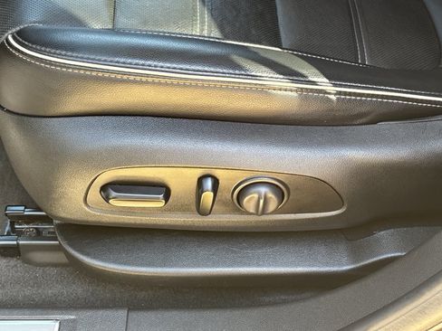 Used 2023 GMC Acadia Denali FWD image 20