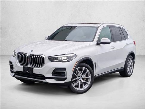 Used 2022 BMW X5 xDrive40i w/ Parking Assistance Package image 1
