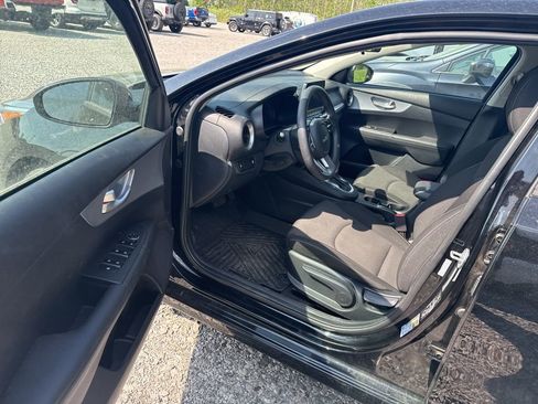Used 2024 Kia Forte LXS image 5