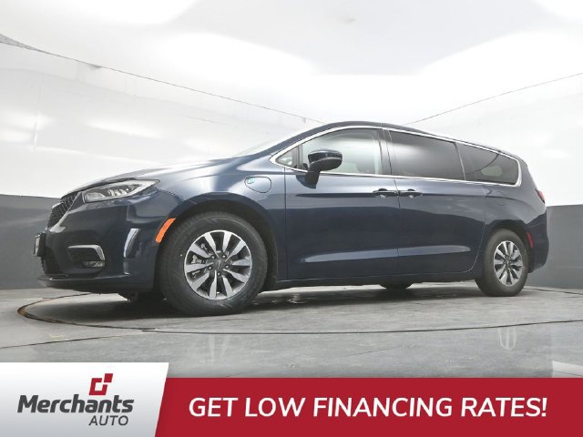 Used 2023 Chrysler Pacifica Touring-L FWD image 36