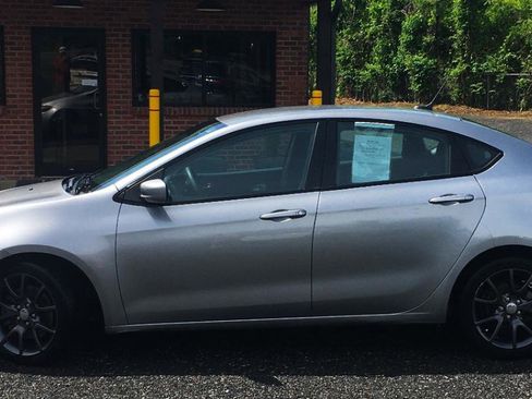 Used 2016 Dodge Dart SE w/ Convenience Group FWD image 2