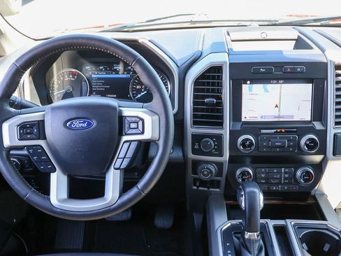 Used 2019 Ford F150 Lariat w/ Equipment Group 502A Luxury AWD/4WD image 8
