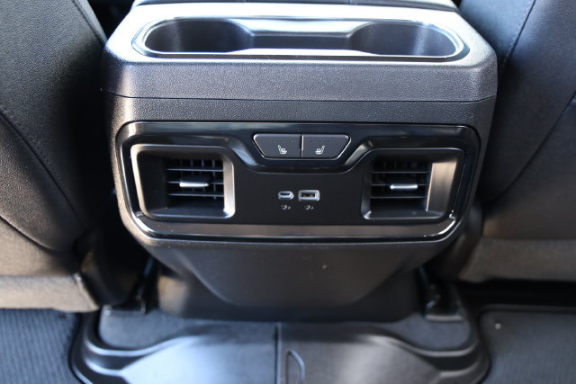 Used 2024 GMC Sierra 2500 AT4 w/ Technology Package AWD/4WD image 28