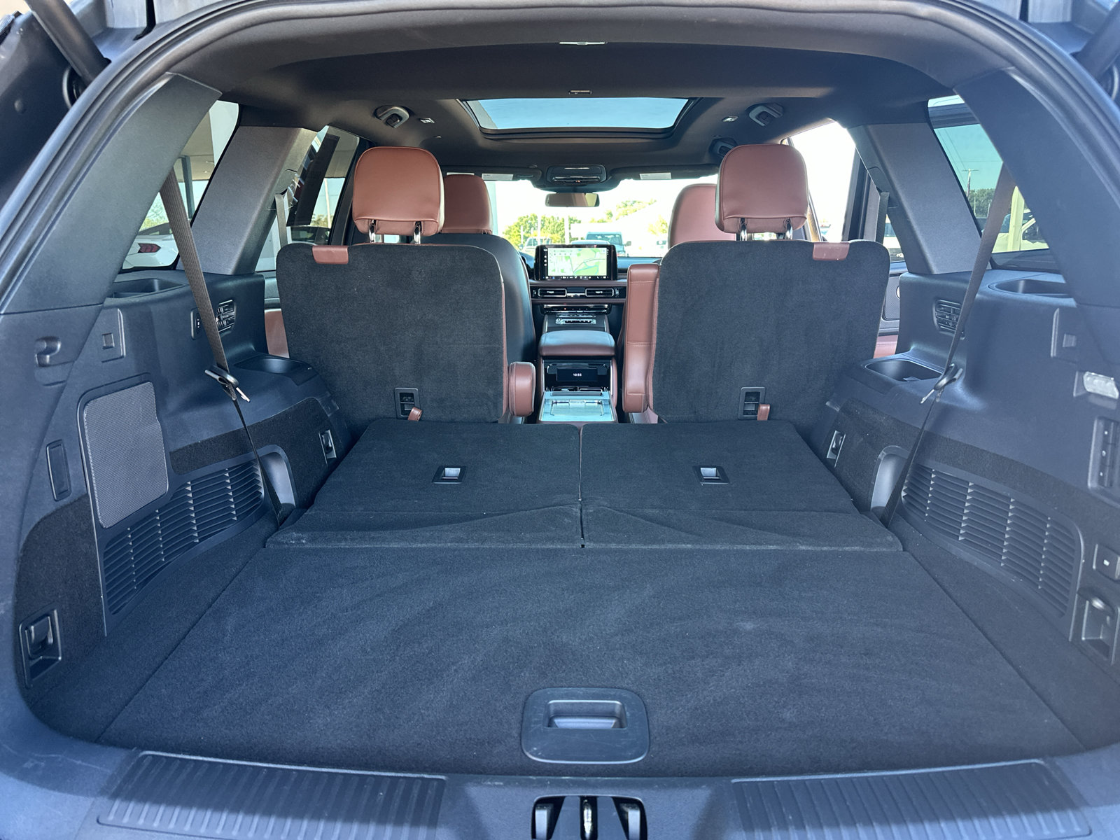 Used 2025 Lincoln Aviator Reserve w/ Jet Appearance Package AWD/4WD image 37