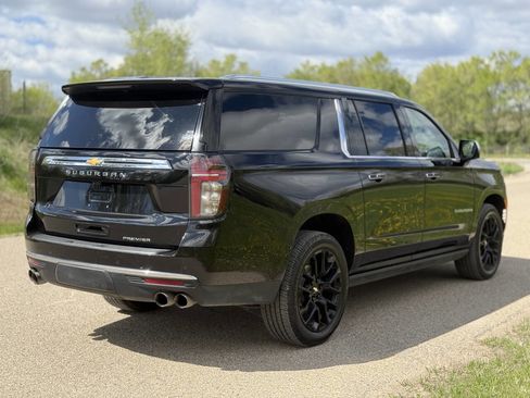 Used 2023 Chevrolet Suburban Premier AWD/4WD image 8