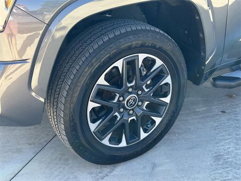 Used 2023 Toyota Tundra Limited image 9