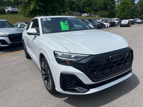 Used 2025 Audi Q8 Premium Plus w/ Premium Plus Package AWD/4WD image 3