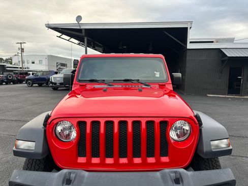 Used 2018 Jeep Wrangler Unlimited Sport S AWD/4WD image 22