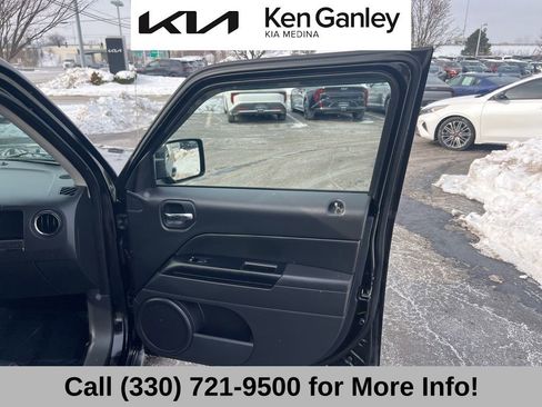 Used 2016 Jeep Patriot High Altitude image 52