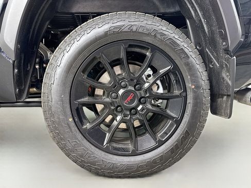Certified 2025 Toyota Tundra Limited w/ TRD Off-Road Package AWD/4WD image 31