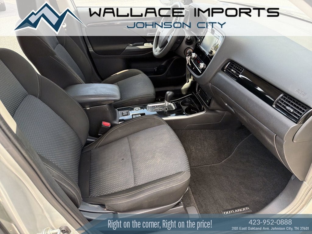Used 2020 Mitsubishi Outlander ES AWD/4WD image 36