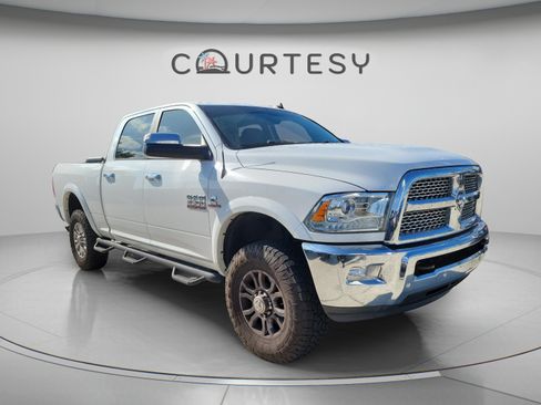Used 2018 RAM 2500 Laramie AWD/4WD image 4