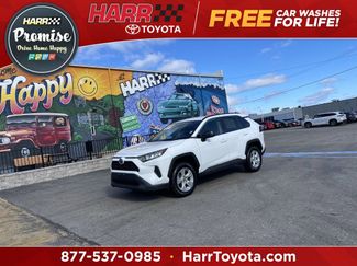 Used 2021 Toyota RAV4 LE video 1