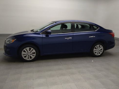 Used 2019 Nissan Sentra SV FWD image 2