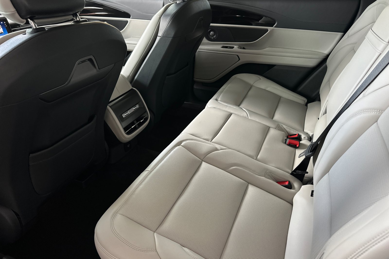 New 2026 Lincoln Nautilus Premier w/ Equipment Group 102A AWD/4WD image 11