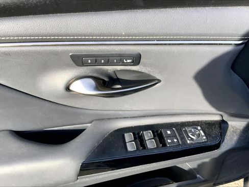 Used 2023 Lexus ES 300h w/ Premium Package image 36