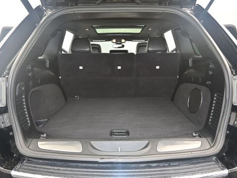 Used 2019 Jeep Grand Cherokee Limited w/ Luxury Group II image 12