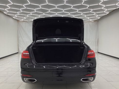 Used 2019 BMW 740i xDrive image 45