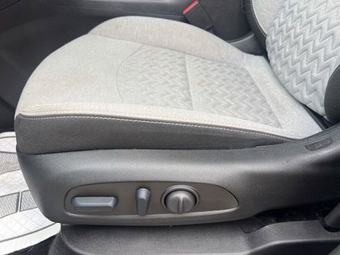 Used 2024 Chevrolet Equinox LS w/ LS Convenience Package FWD image 21